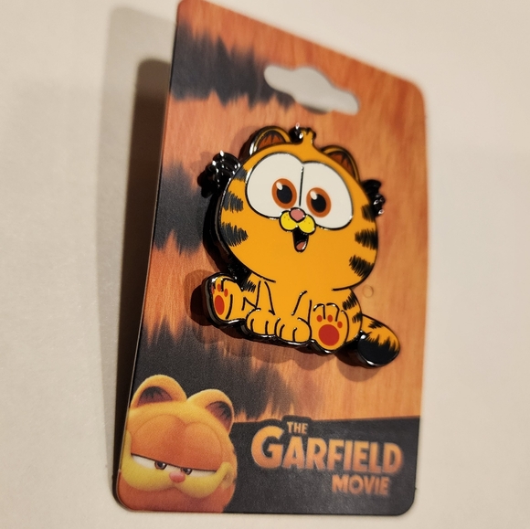 The Garfield Movie 2024 Baby Garfield Enamel Pin NEW - Picture 4 of 9